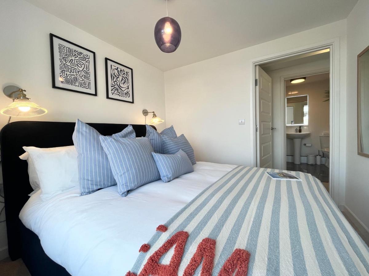 Apres Beach Apartment Sleeps 4 Penzance Exteriör bild