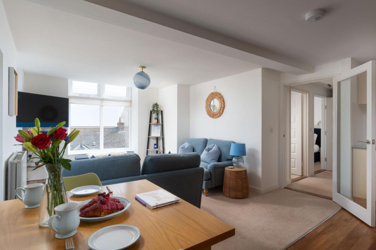 Apres Beach Apartment Sleeps 4 Penzance Exteriör bild