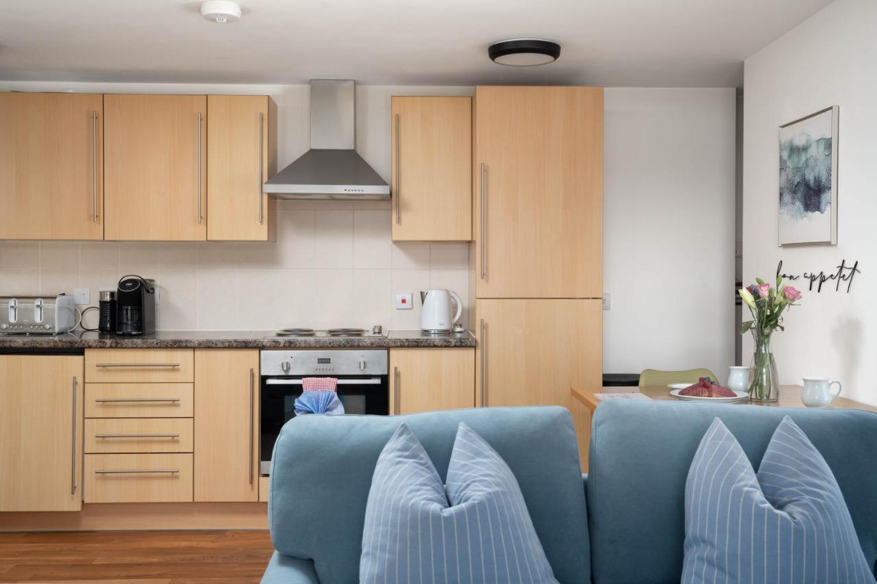 Apres Beach Apartment Sleeps 4 Penzance Exteriör bild